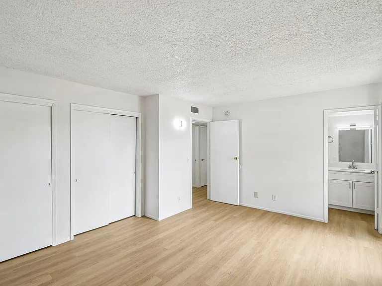 Catalina View Apartments — Photo 87