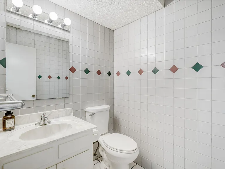 6601 Skycrest Dr — Photo 25