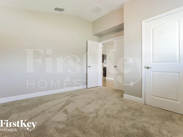 446 Xingu Ct — Photo 9