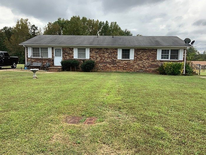 1st image of 806 Pleasant Dr #B