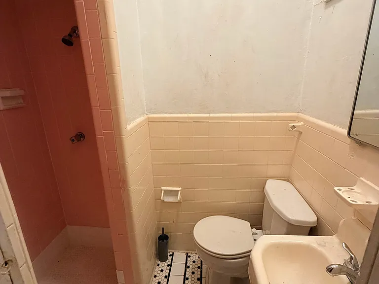 431 College St #B — Photo 9