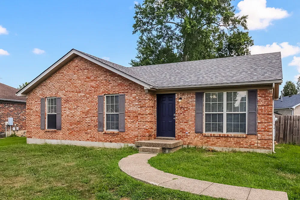 3 bed, 2.0 bath, 1154 sqft, $1,605 — Photo 3