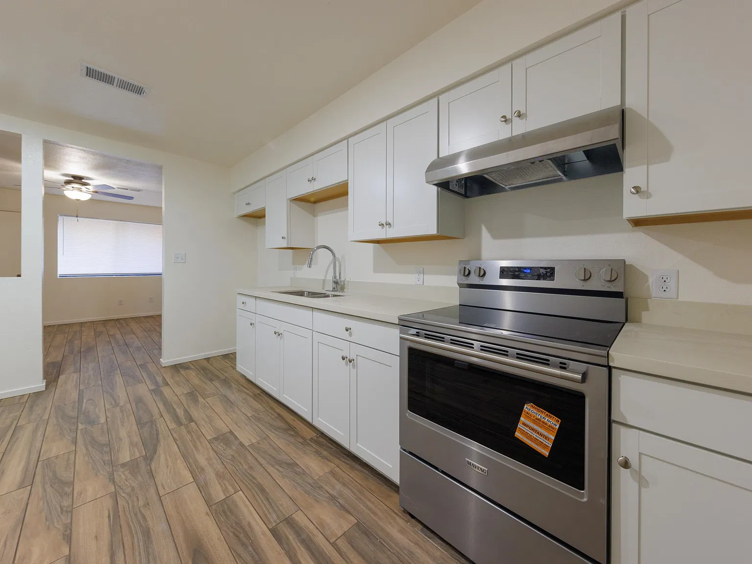 2 bed, 1.0 bath, 716 sqft, $1,100 — Photo 4