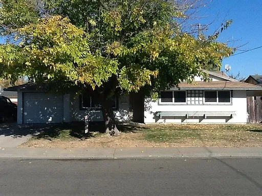7211 Dinsmore Way photo 1