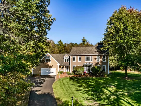 39 Mcintosh Lane, Bedford, NH 03110