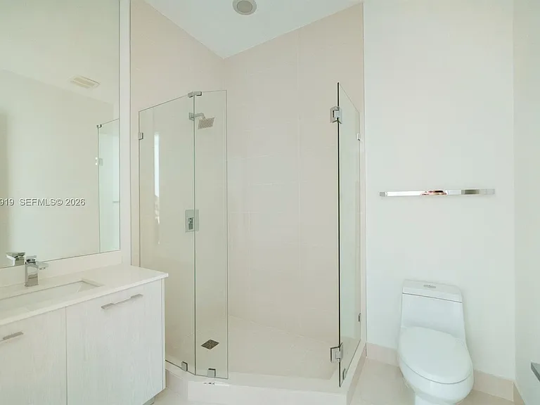 45 SW 9th St #4906 — Photo 35