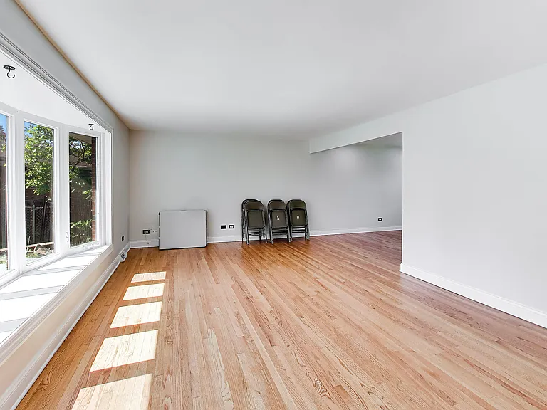 1526 Carrol Ct — Photo 6