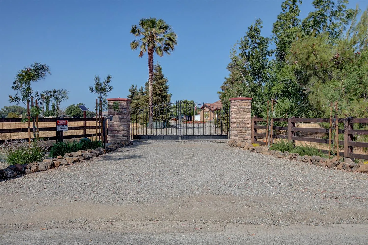 16472 Ash Ave photo 1