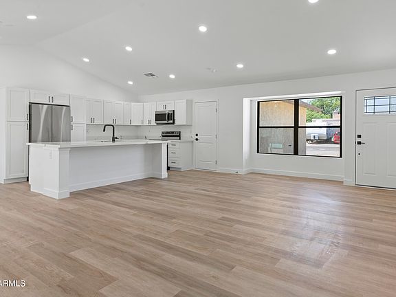 5th image of 801 W ROSS Avenue