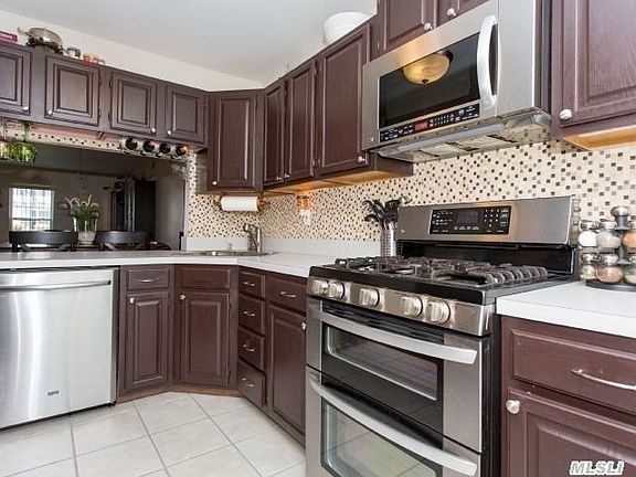 2nd image of 28 Fairlawn Dr