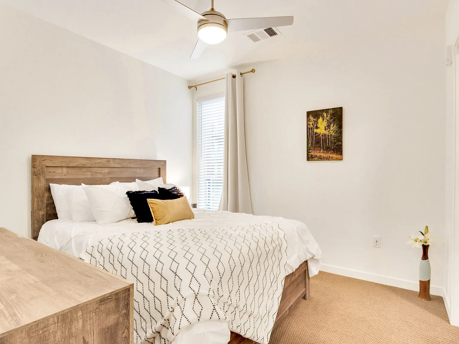 1 bed, 680 sqft, $3,870 — Photo 3