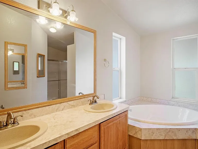 788 E Willow Ave — Photo 27