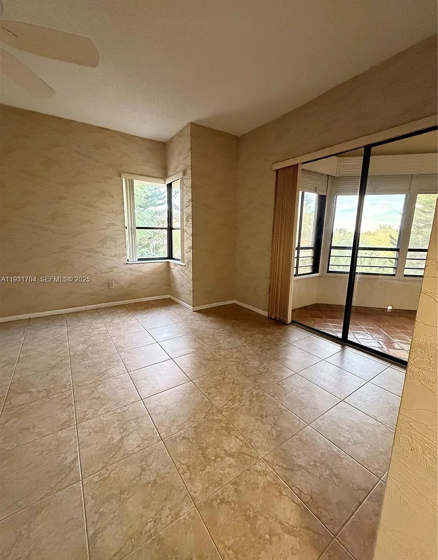 3 bed, 1710 sqft, $2,900 — Photo 4