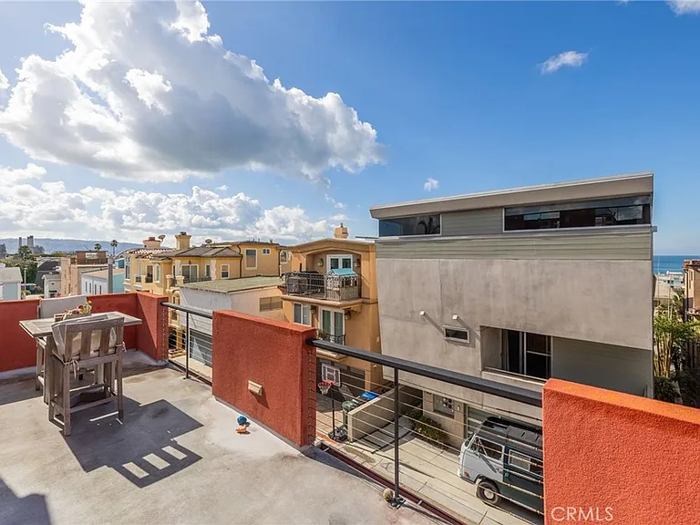 701 Loma Dr — Photo 13