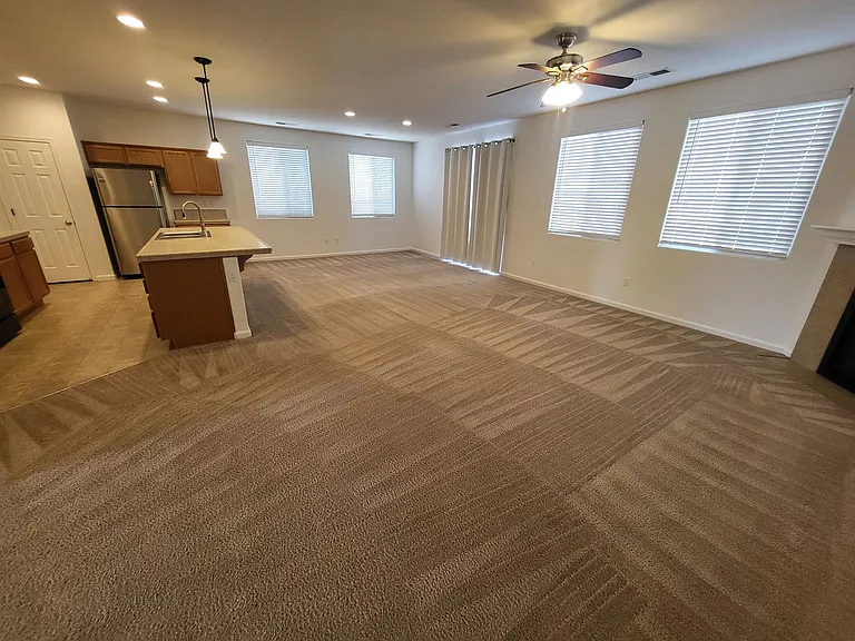 141 Catlin St — Photo 3