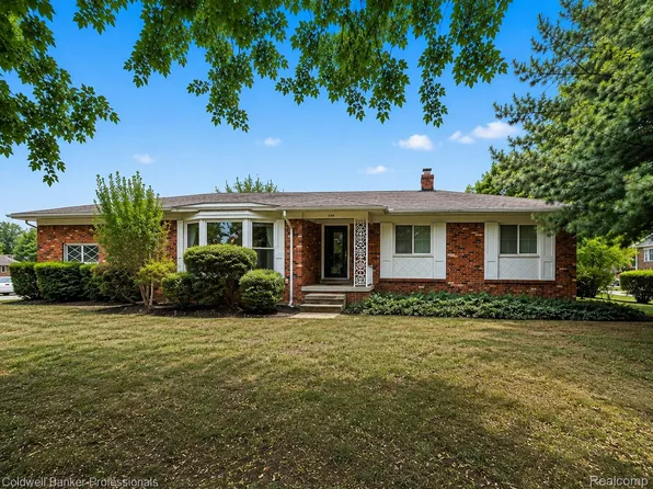 53238 Saturn Dr, Shelby Township, MI 48316