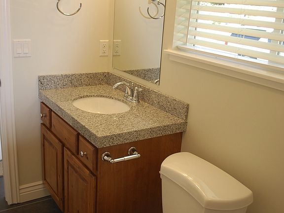4th image of 371 N Main St #A