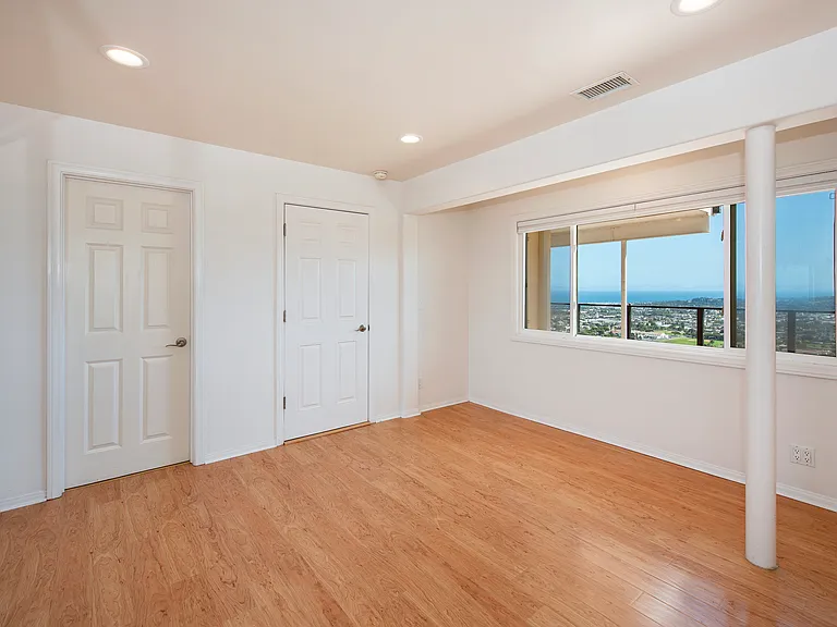 937 Roble Ln — Photo 15