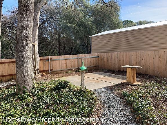 3rd image of 1267 Martin Dr