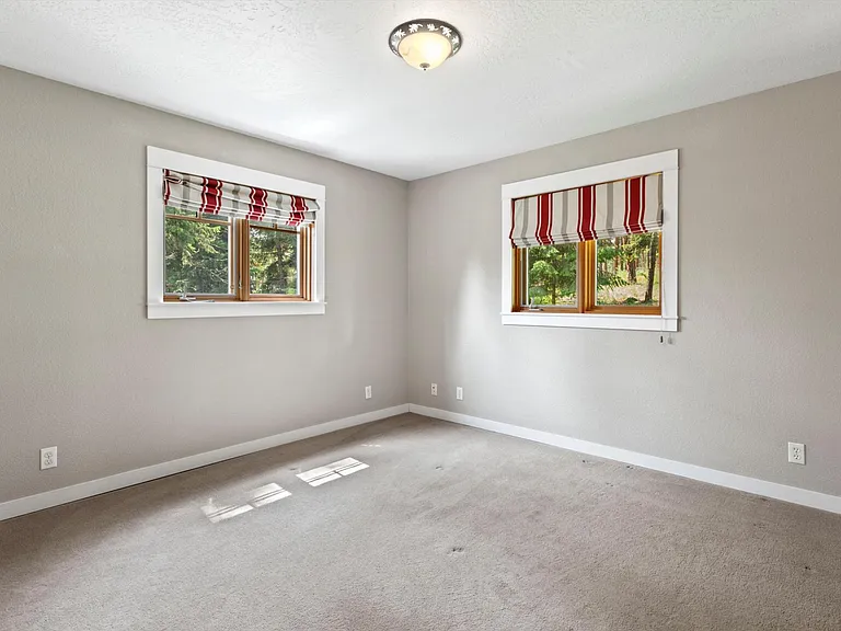 Forest Hill Ln — Photo 19