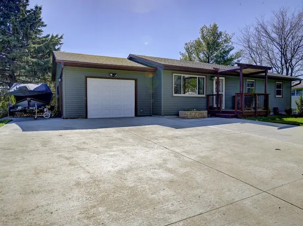 207 Arneson Rd, Barneveld, WI 53507