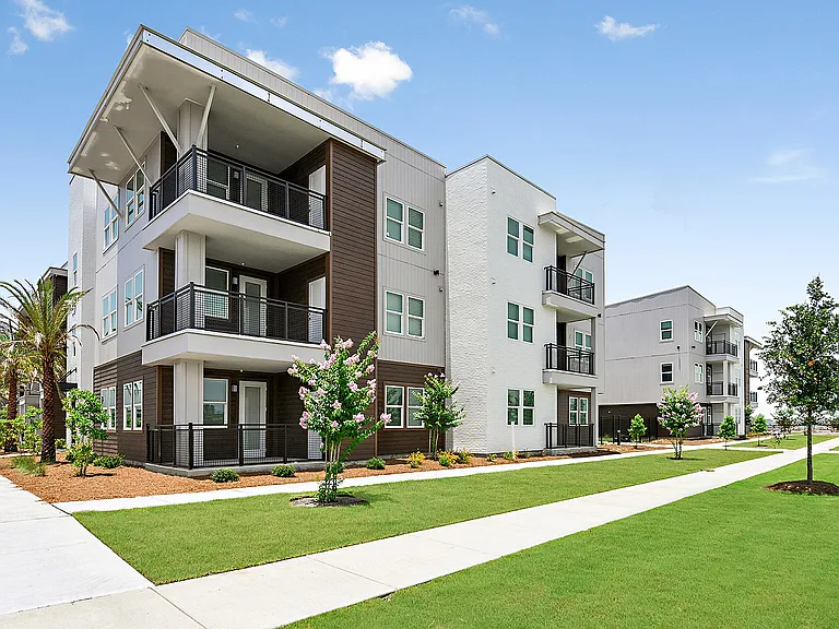 Residences at SweetBay — Photo 14