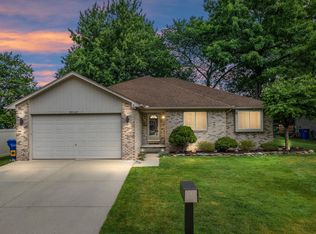 30140 Mirage Ct, Warren, MI 48093