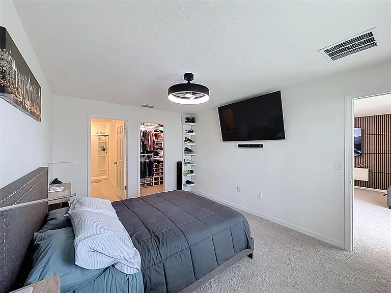 339 Towns Cir — Photo 15