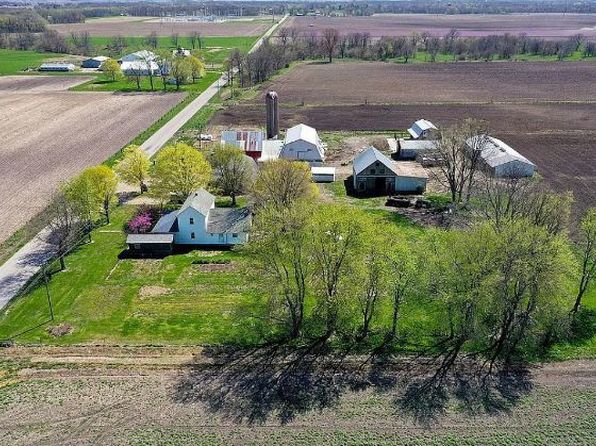 15863 N County Road 300e, Humboldt, IL 61931