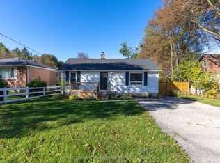 210 Cox Mill Rd, Barrie, ON L4N 4G5