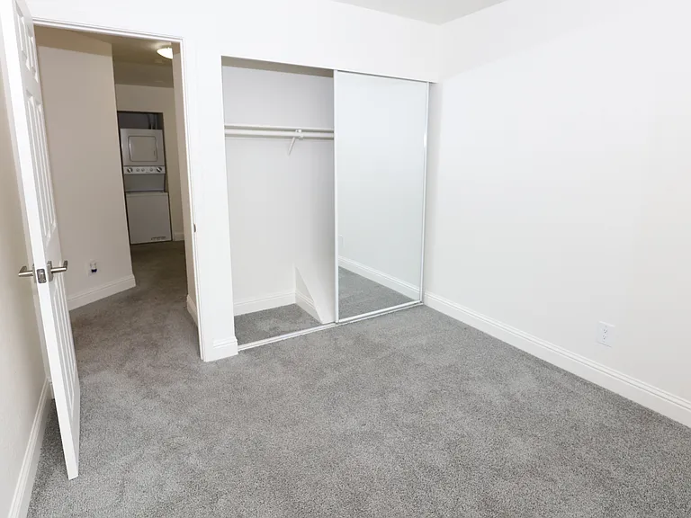 Cedarwood Apartments — Photo 36