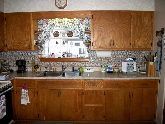 5th image of 156 Oakwood Dr
