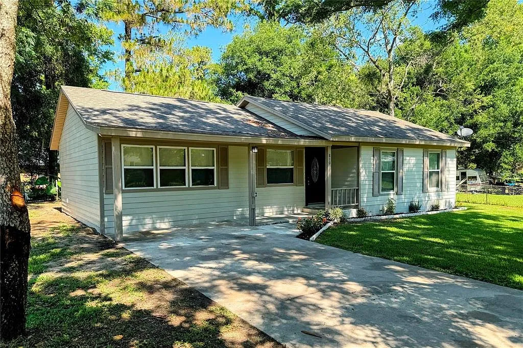 3 bed, 2.0 bath, 1305 sqft, $1,700 — Photo 1