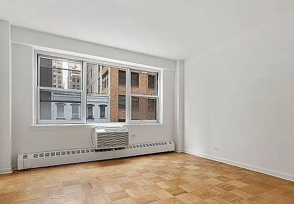 4th image of 300 E 46th St APT 10C