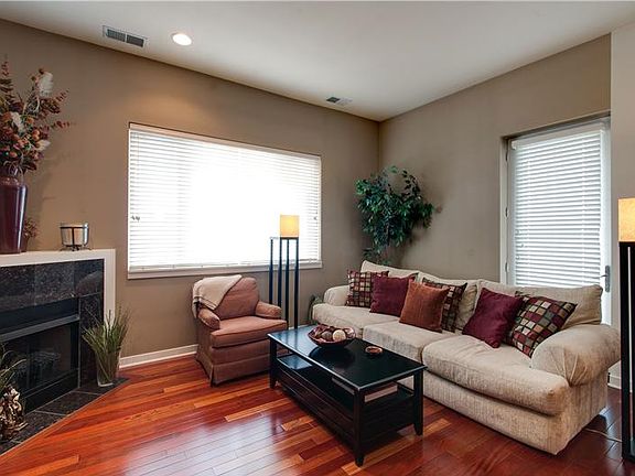 2nd image of 3021 W Armitage Ave #401