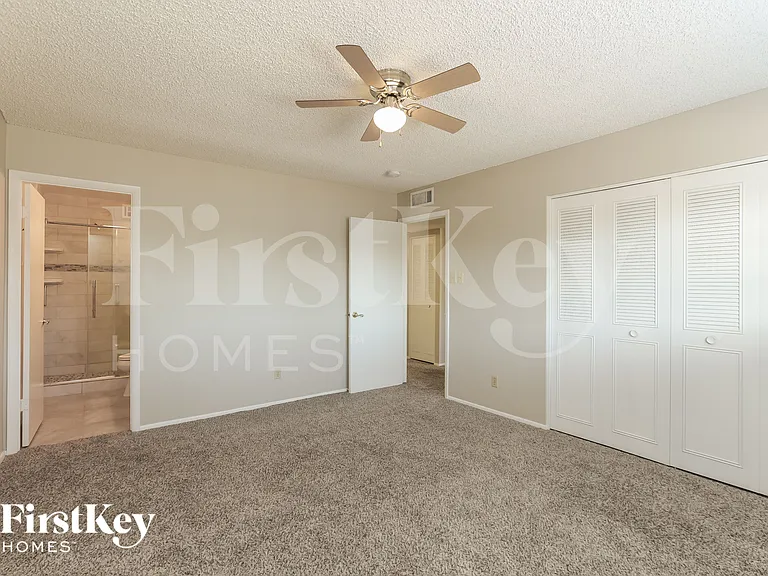 614 E Greenway Dr — Photo 9