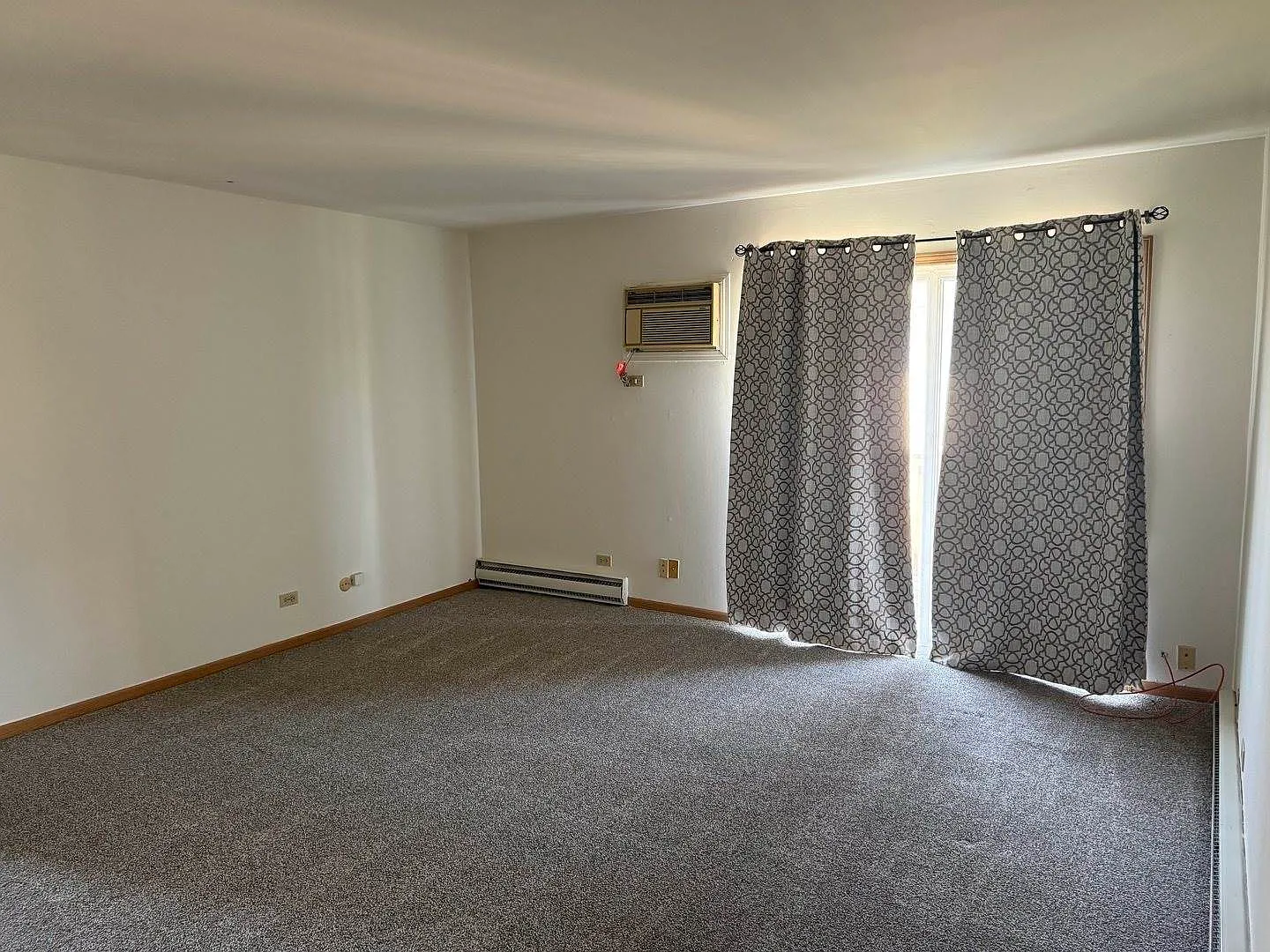 2 bed, 900 sqft, $1,525 — Photo 3