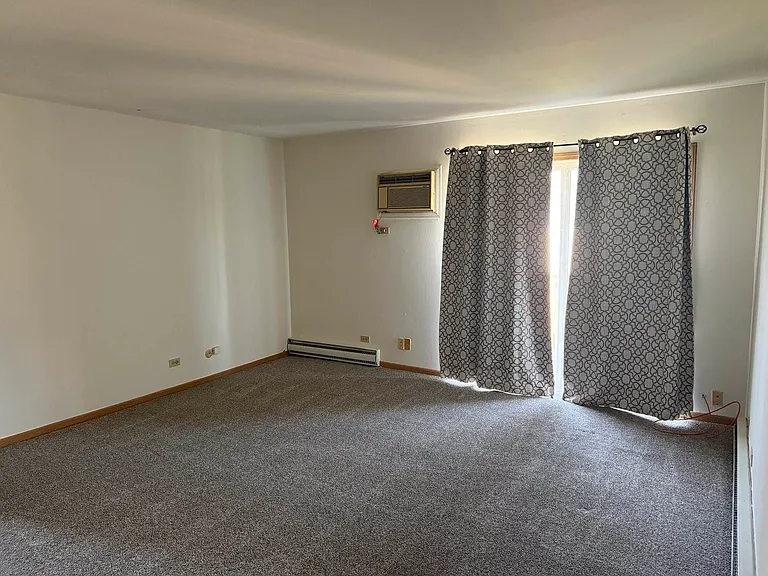 215 Morgan Ct #2B — Photo 3