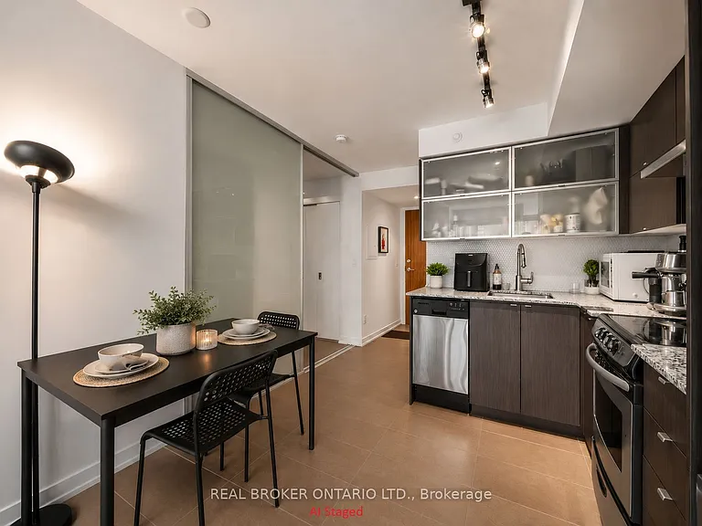 170 Fort York Blvd #407 — Photo 4