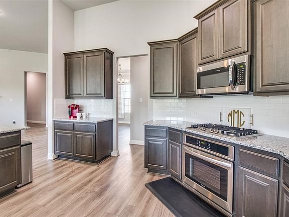 4th image of 6608 Theale Ct