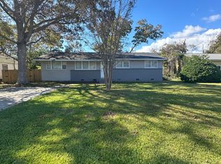 725 W Phillips Dr, Swansboro, NC 28584