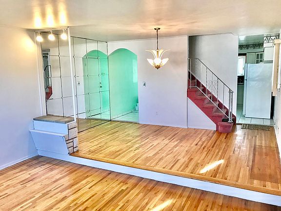 3rd image of 299 Bedford Ave #1