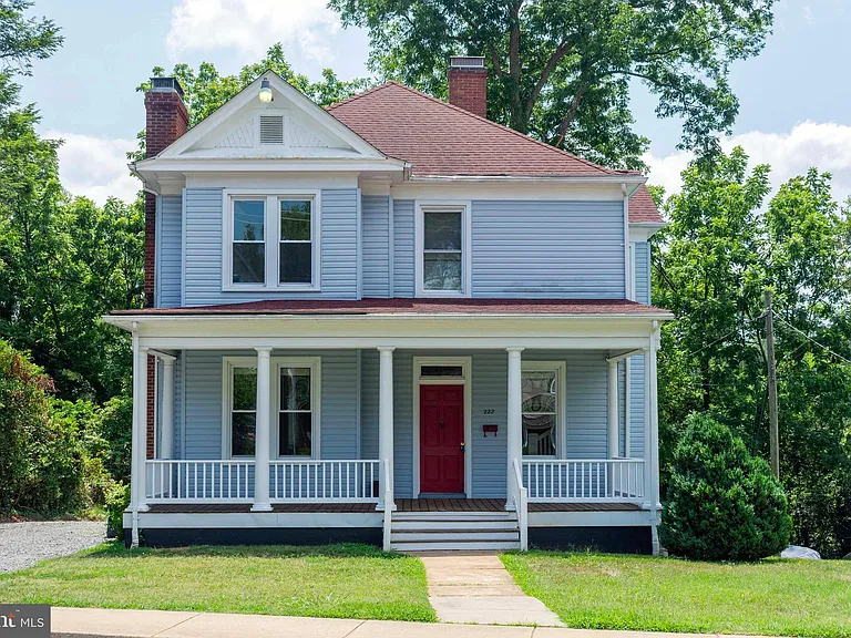 222 W Main St — Photo 2
