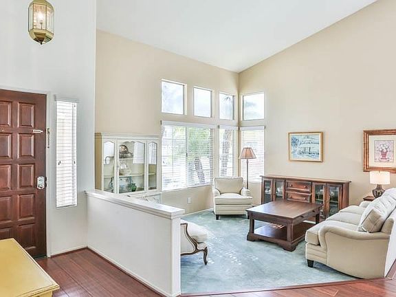 3rd image of 2633 Presidio Ln