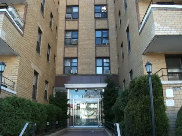 150 West End Avenue ((manhattan Beach) image 1 of 1