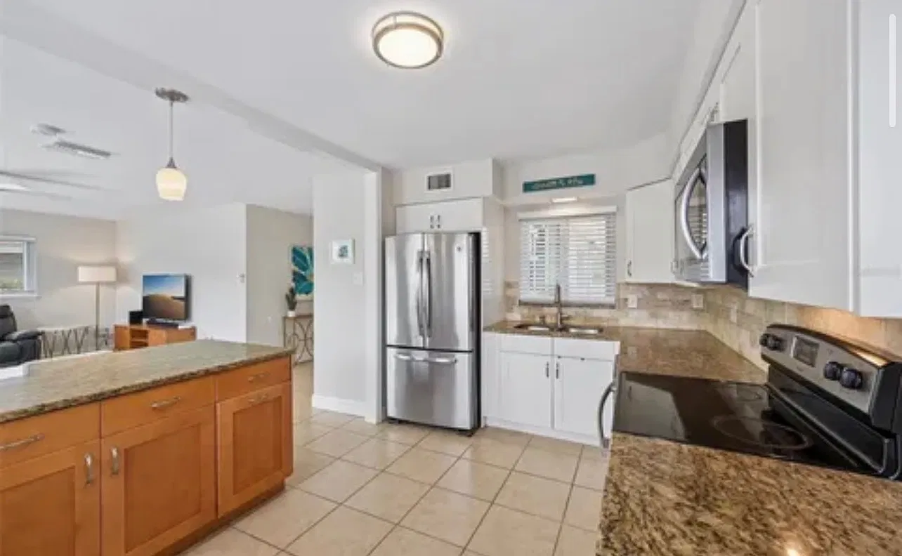 3 bed, 1151 sqft, $2,300 — Photo 4