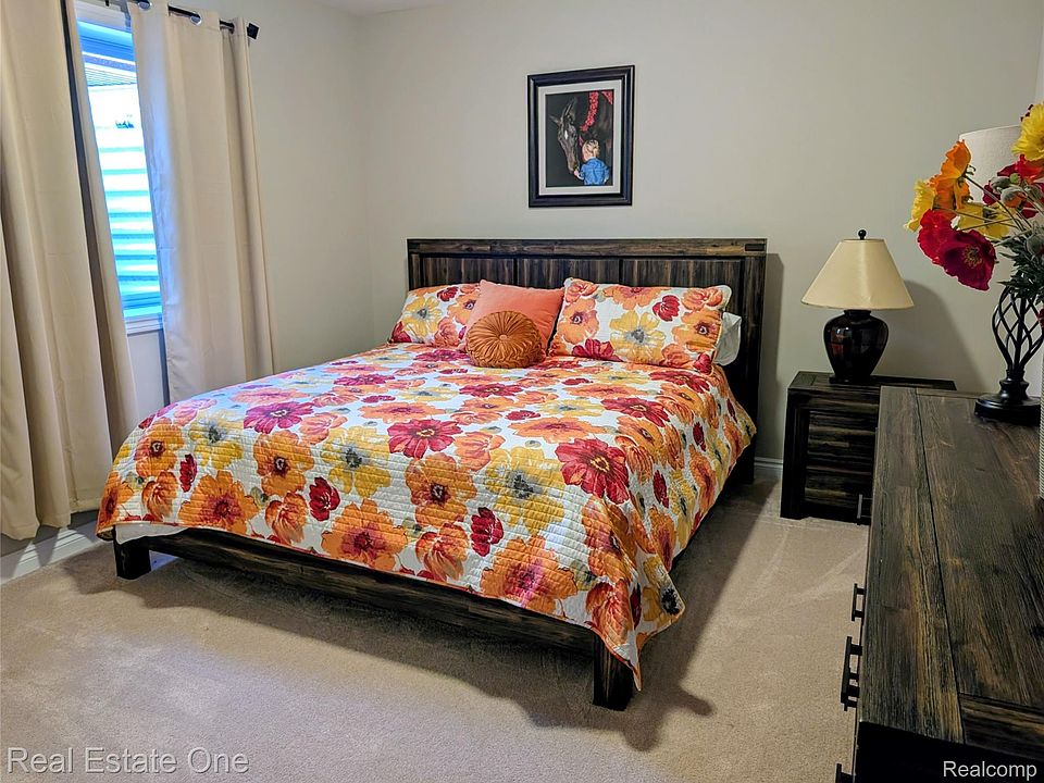 16988 Forest Edge, photo 30