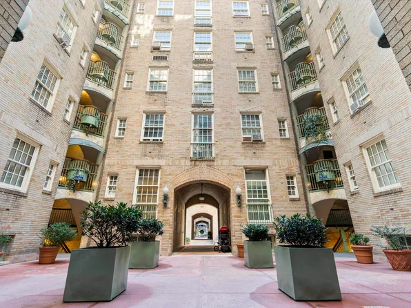 508 East 78th Street image 4 of 18