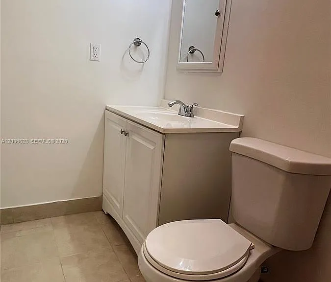 4550 NW 9th St #817E — Photo 12