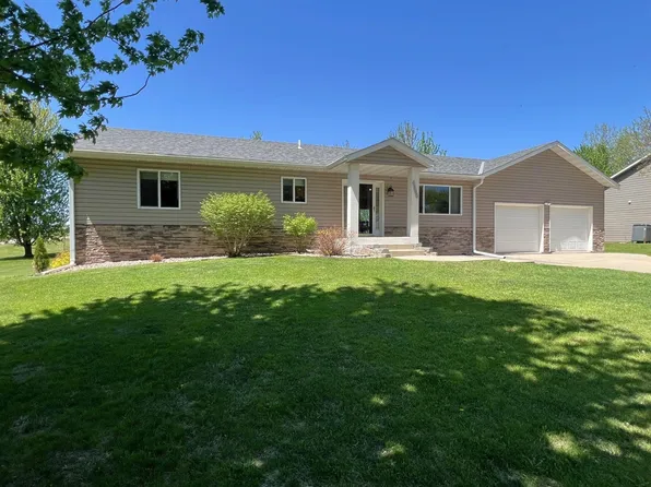 4806 22nd St NE, Willmar, MN 56201